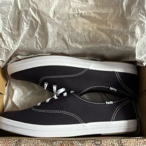 brand new navy blue women’s size 8 keds